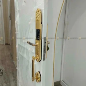 Khóa Cửa Đại Sảnh Hubert HB DS77 Gold lắp đặt thực tế - khoathongminh24h (Ảnh 1)
