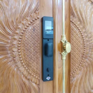 Khóa Cửa Gỗ Hubert HB CG64F lắp đặt thực tế - khoathongminh24h (Ảnh 1)