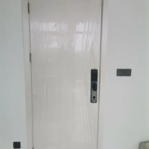 Khóa Cửa Gỗ Hubert HB CG69 Black lắp đặt thực tế - khoathongminh24h (Ảnh 6)