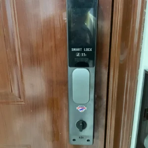 Khóa Cửa Gỗ Hubert HB CG80F lắp đặt thực tế - khoathongminh24h (Ảnh 5)
