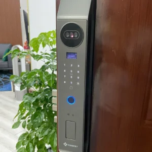 Khóa Cửa Gỗ Hubert HB CG80F lắp đặt thực tế - khoathongminh24h (Ảnh 6)