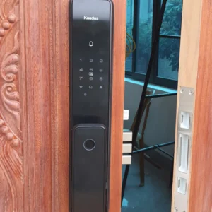 Khóa cửa thông minh Kaadas Q3 lắp đặt thực tế - khoathongminh24h (Ảnh 4)