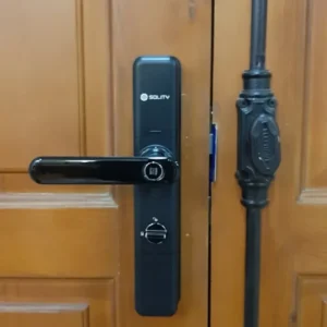 Khóa cửa thông minh Solity GM-1000BK lắp đặt thực tế - khoathongminh24h (Ảnh 2)
