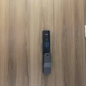 Khóa vân tay chống nước IP65 Philips DDL801-5HBS lắp đặt thực tế - khoathongminh24h (Ảnh 4)