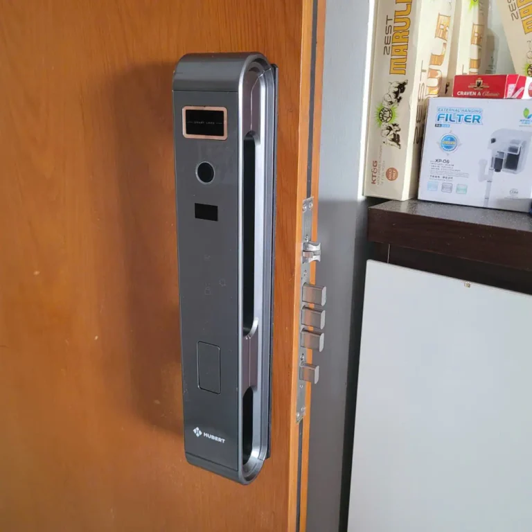 Dự án lắp khóa cửa chính Hubert HB CG61 cho nhà phố tại Gò Vấp